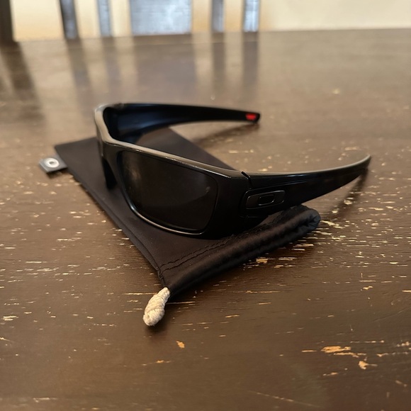 Oakley Sunglasses fuel cell Matte Black polarized lenses